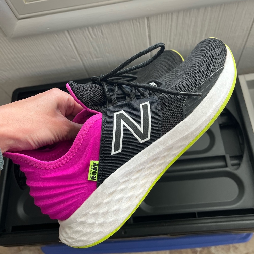 New Balance Fresh Foam ROAV Black and Magenta Running Shoes